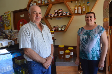 Honey producer ‘Melaria do Monte’ Manuel Jesus e Célia Jesus